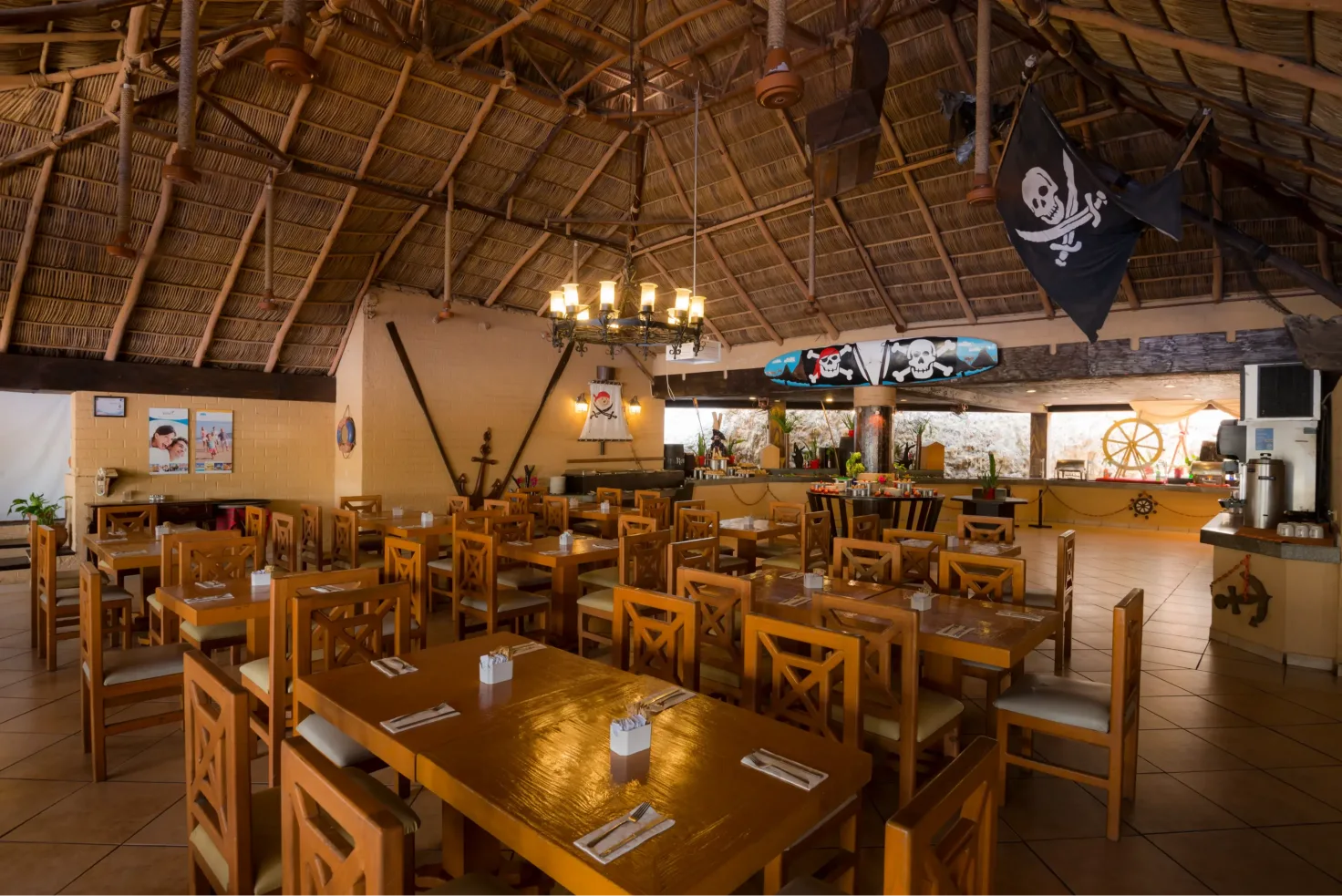 Exquisitos platillos y
bebidas en
nuestras Tabernas